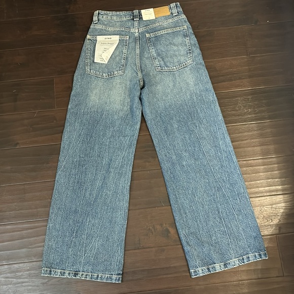 Cotton:On
Super Baggy Jean
Women’s size 26 - Picture 5 of 5